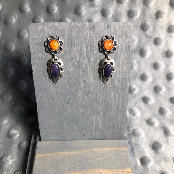 Spiny Oyster and Sterling Silver Earrings - Picture 4 of 8